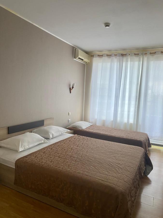 Apartments Danita & Restaurant&Pool Bar Varna Exterior foto