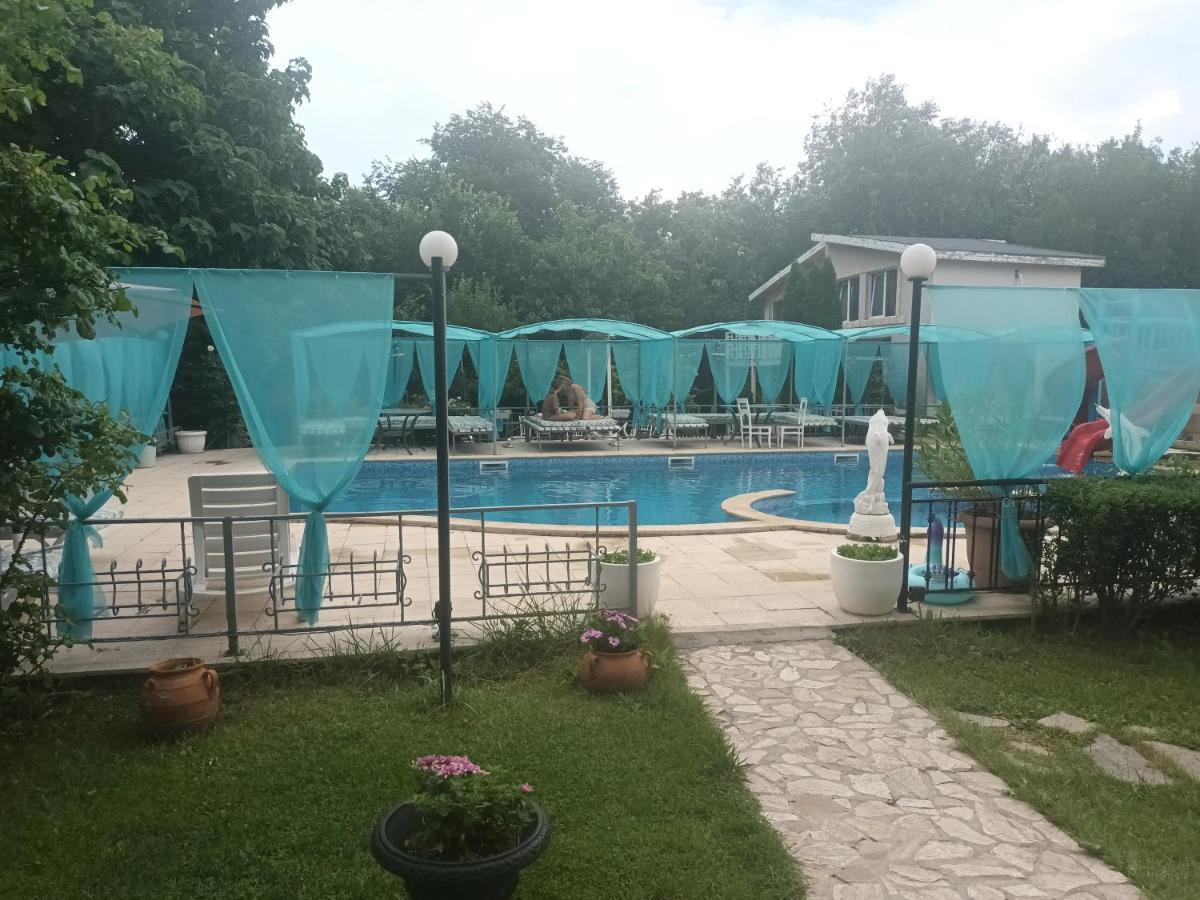 Apartments Danita & Restaurant&Pool Bar Varna Exterior foto